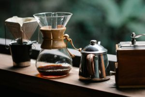 دم کردن قهوه به روشهای نوین: دنیای جدید قهوهسازی در خانه! 6 از Chemex تا Aeropress: قهوهسازی با روشهای هنری